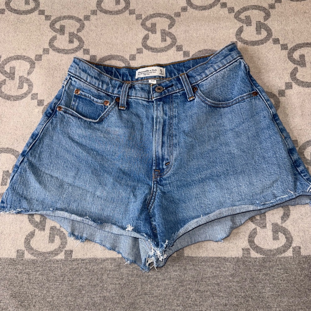 Abercrombie & Fitch High-Rise Denim Shorts in Medium Blue